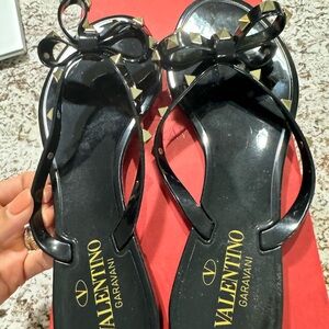 valentino sandals size 39